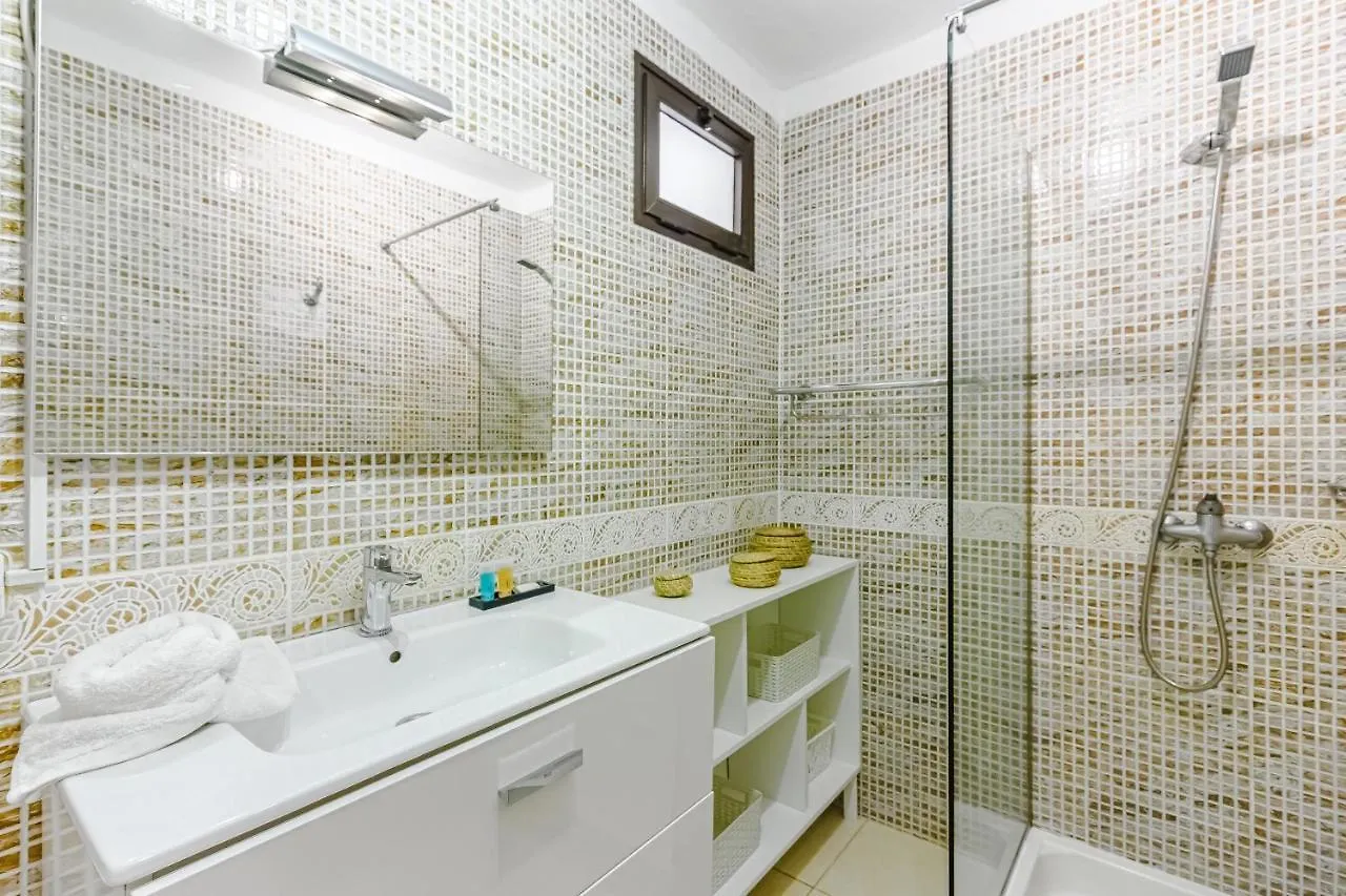Fantastic Large Studio In Front Of Beach Heated Pool Wifi Arona  Apartamento