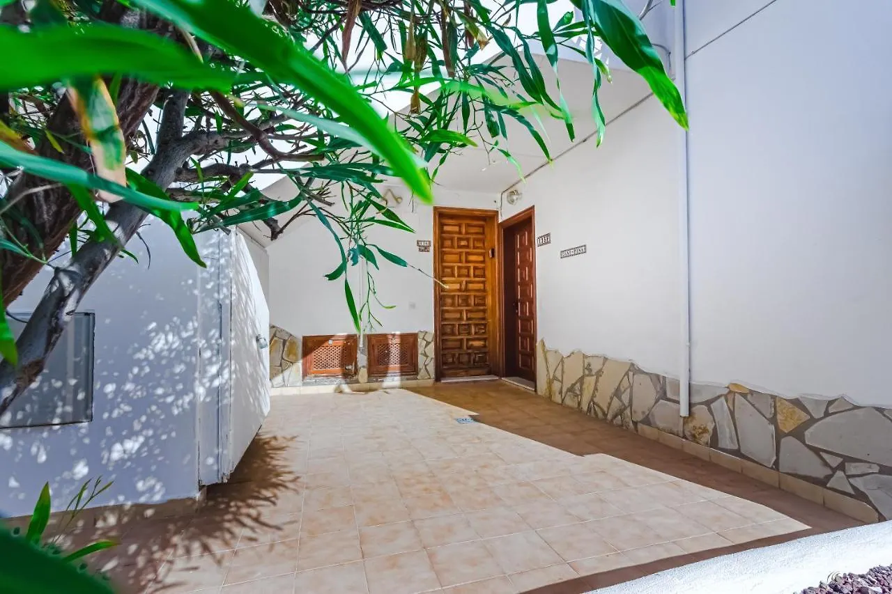 Fantastic Large Studio In Front Of Beach Heated Pool Wifi Arona  Apartamento Arona (Tenerife)