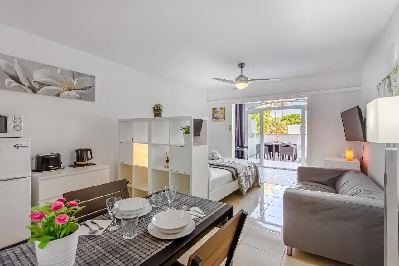 Fantastic Large Studio In Front Of Beach Heated Pool Wifi Arona  0*, Arona (Tenerife) España