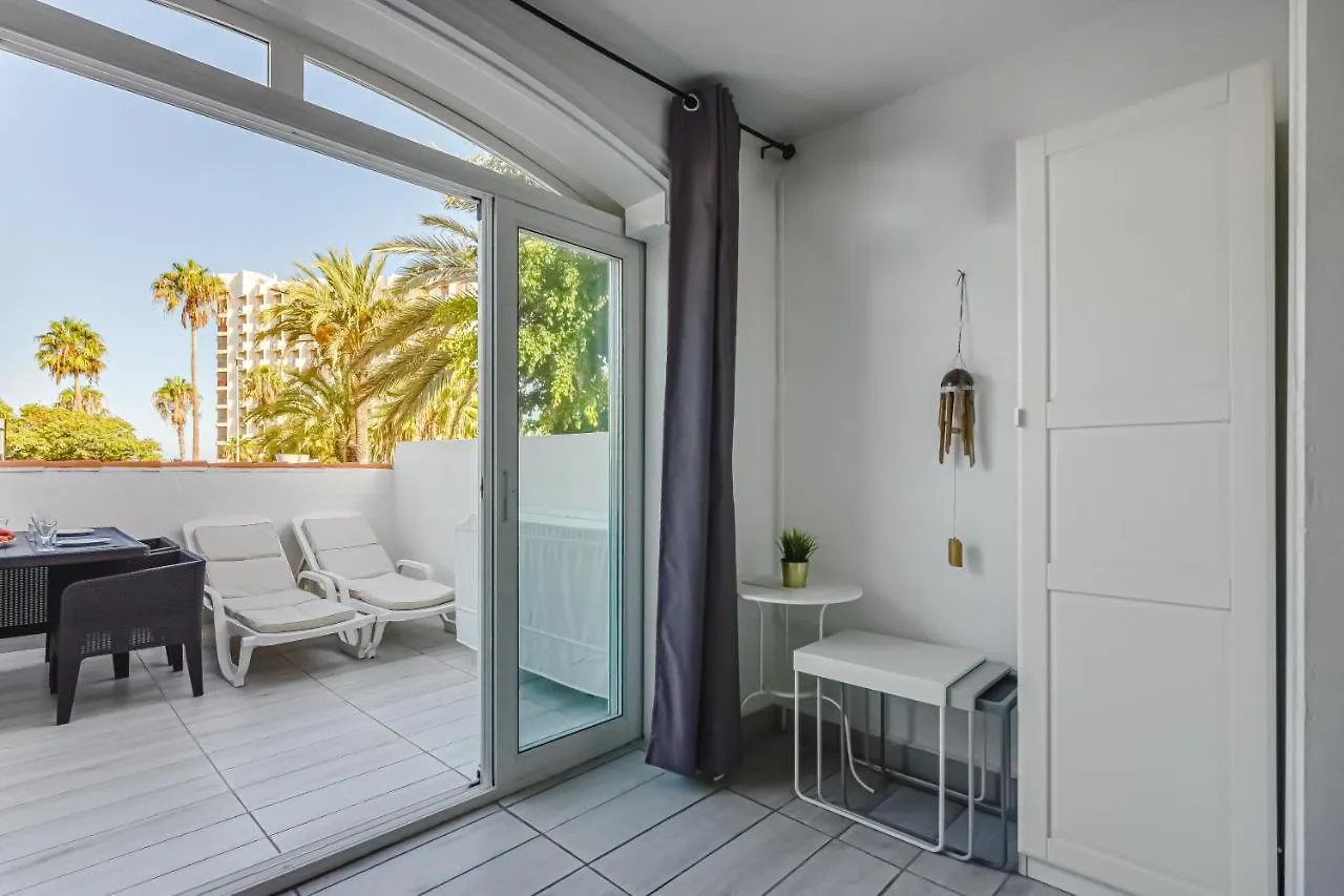 Fantastic Large Studio In Front Of Beach Heated Pool Wifi Arona  0*, Arona (Tenerife) España