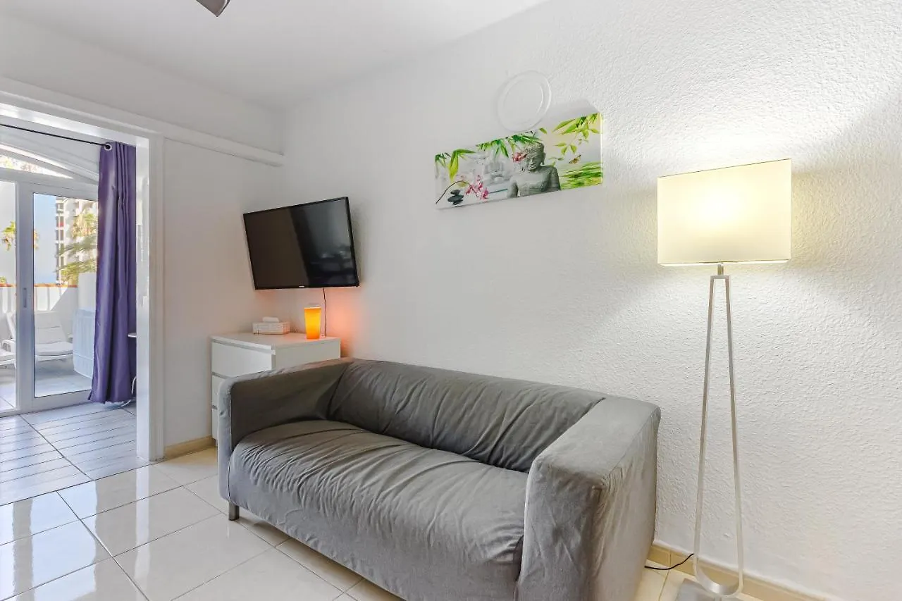 Fantastic Large Studio In Front Of Beach Heated Pool Wifi Arona  0*, Arona (Tenerife)
