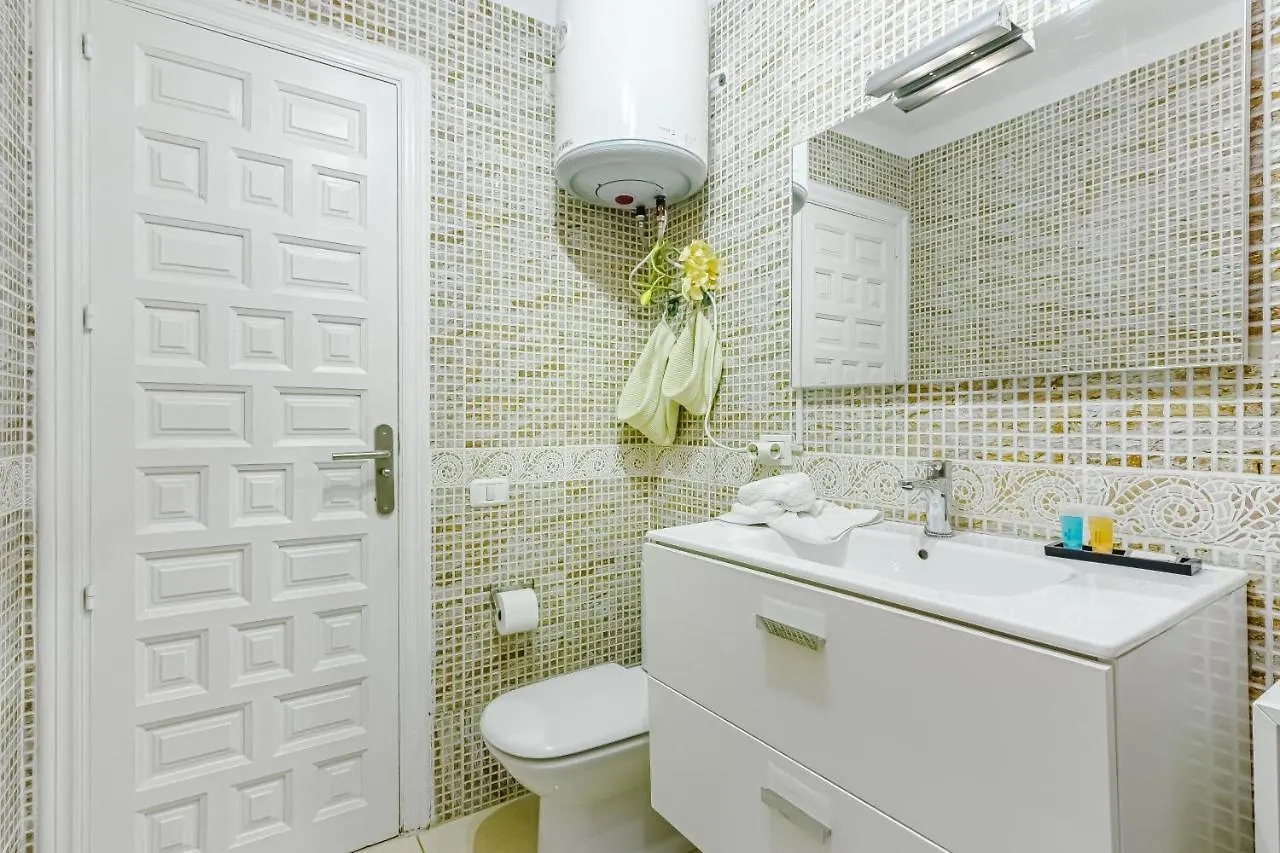 Apartamento Fantastic Large Studio In Front Of Beach Heated Pool Wifi Arona