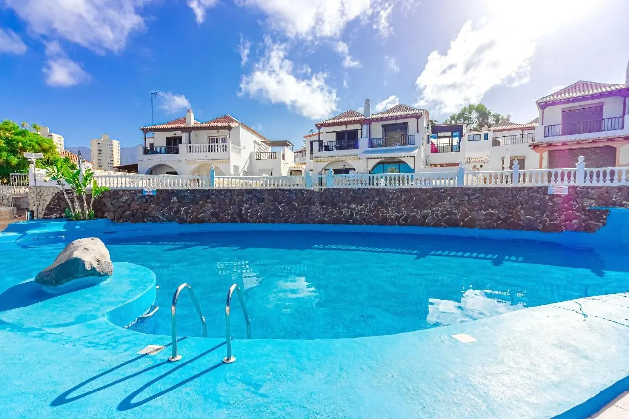 Fantastic Large Studio In Front Of Beach Heated Pool Wifi Arona  Apartamento Arona (Tenerife)