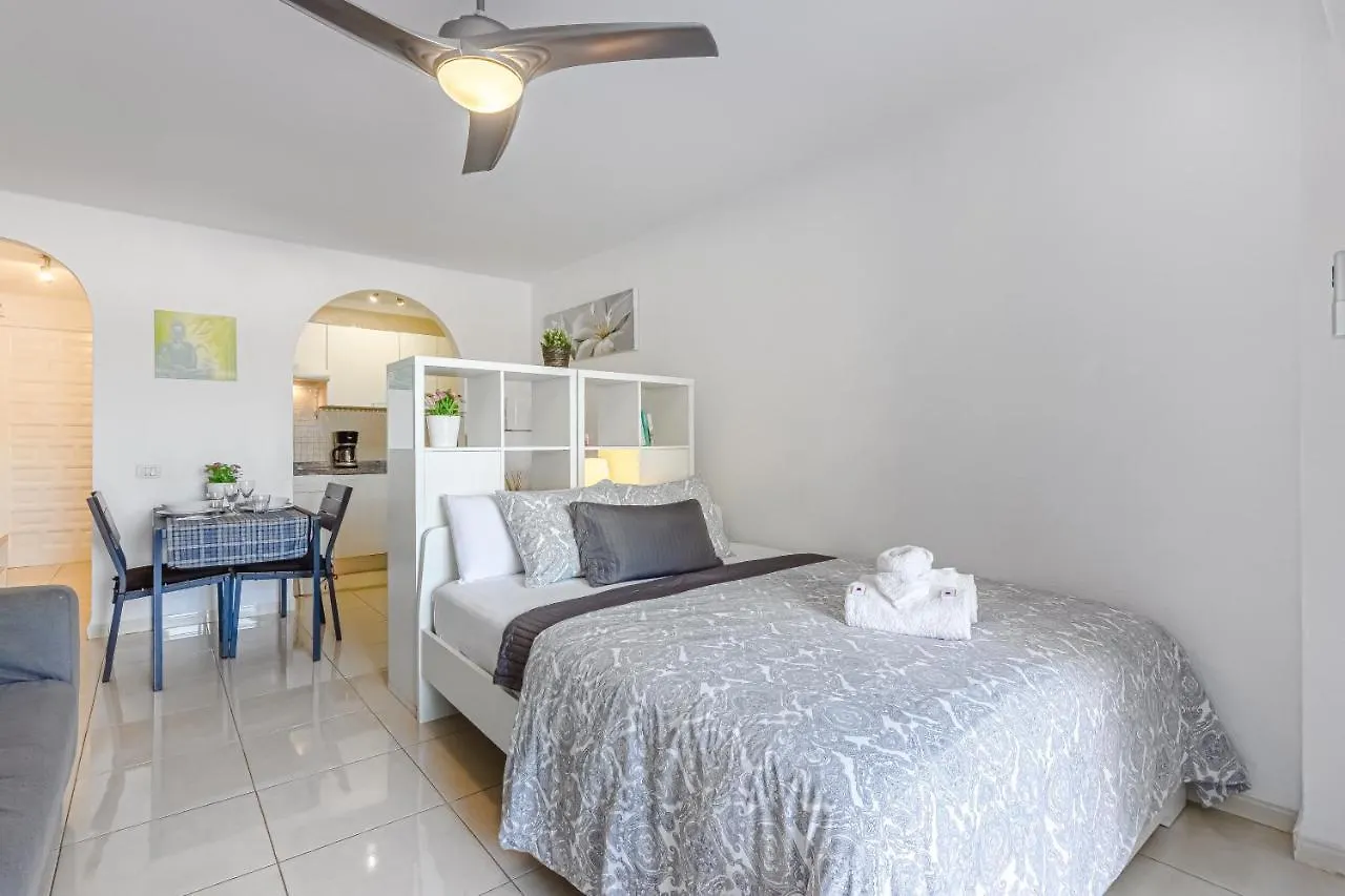 Fantastic Large Studio In Front Of Beach Heated Pool Wifi Arona  0*, Arona (Tenerife) Spain
